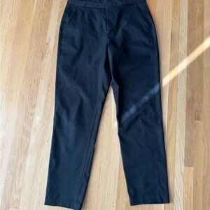 Lululemon - Black Ankle Cropped Pants